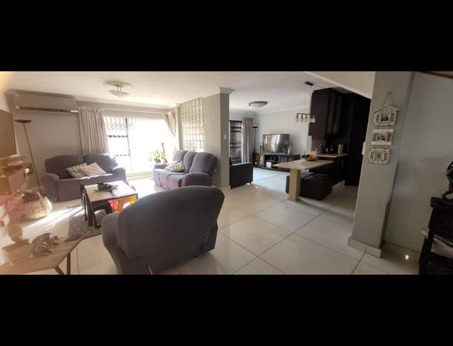 3 BEDROOM TOWNHOUSE FOR SALE IN BASSONIA